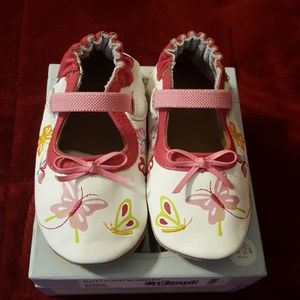 Robeez Shoes - NWT Robeez Flitty Flight MJ White Size 18-24 mths Robeez Shoes - NWT Robeez Flitty Flight MJ White Size 18-24 mths